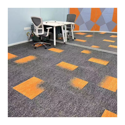 Büro-Custom Loop Farbenfrohe Nylon Teppichfliese mit PE-Hintergrund und 100% BCF Gesichtsfaser