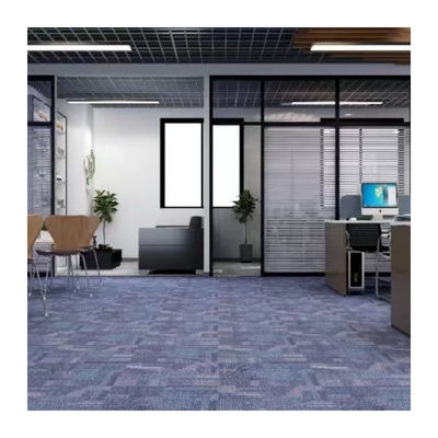 Büromoduläres PP-Teppich Luxus-abnehmbare Teppichfliesen 50x50 mit Puzzle-Muster