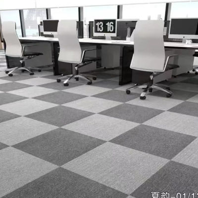 Modularer Teppich für Büroräume Luxus abnehmbare Teppichfliesen 50x50 mit einfachen Schleife Stapel