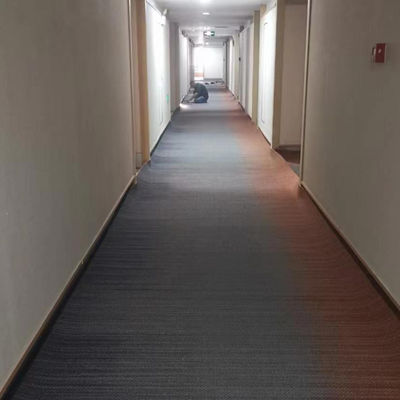 1360g/m2 Stapelgewicht feuerfeste Geschäftsböden 100% Wolle 4m Nylon Wand zu Wand Teppich