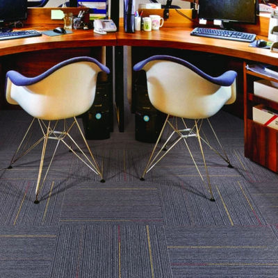 Quadratische PE-Nylon-Teppichfliesen 50x50 für Geschäftsbüro in modularem Design